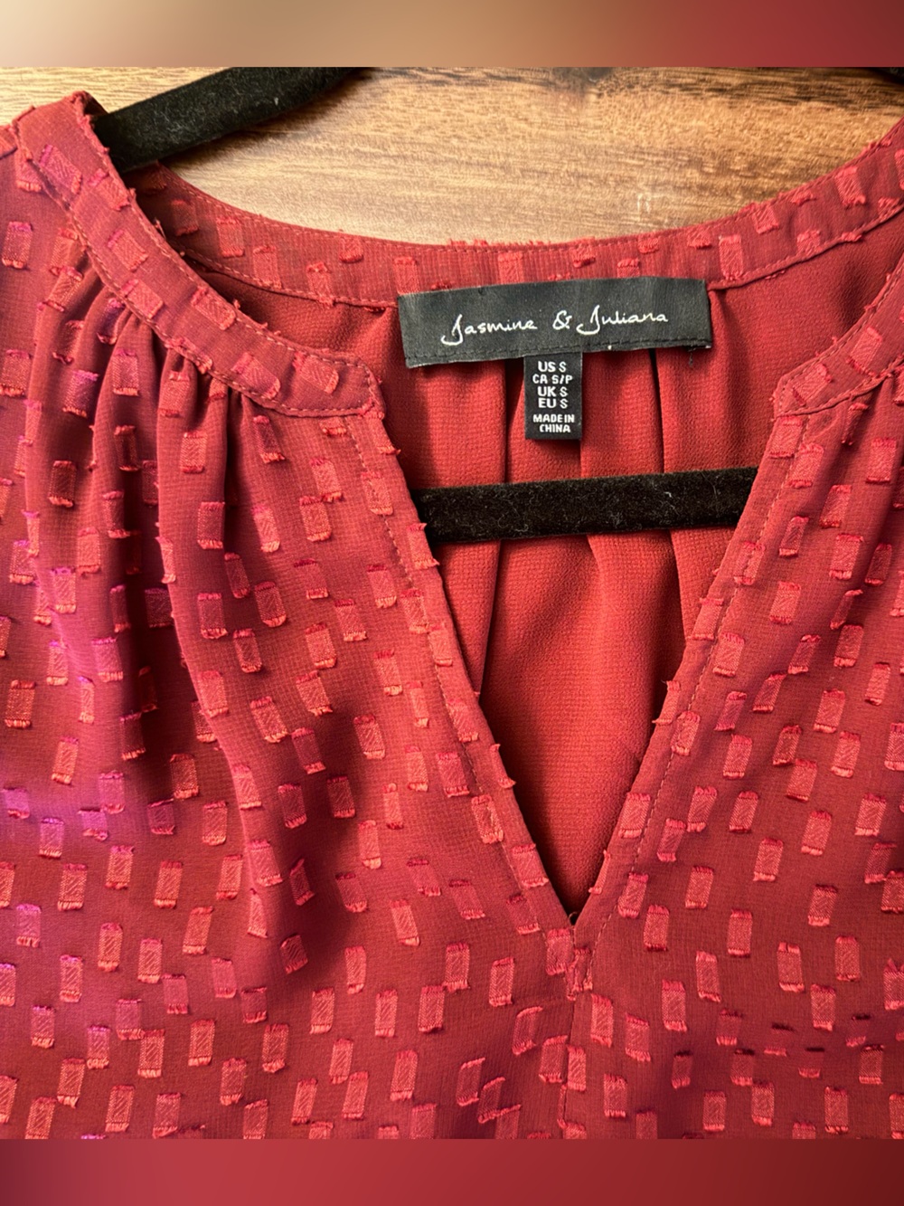 Jasmine & Juliana Maroon/Burgundy Geometric Print V-Neck Blouse Top Size Small - Picture 5 of 5
